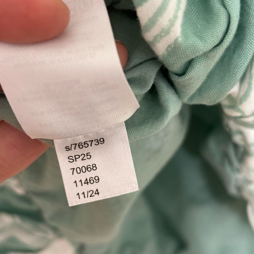 LOFT Floral V-Neck Bubble Hem Top in Mint Lake - Size L - Picture 6 of 6